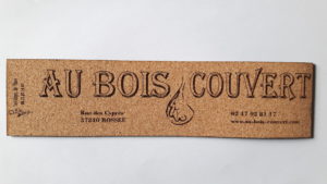 Marque-pages en feuille de liège recyclé- Logo et ses coordonnées Entreprise Au Bois Couvert (37) - 50 x 195 cm - épaisseur 2 mm